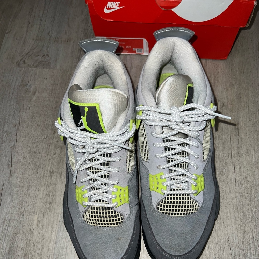 Jordan 4